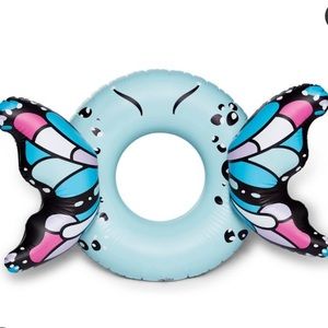 Butterfly pool float